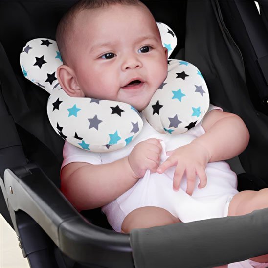 Cale tete bebe blanc avec des étoiles.