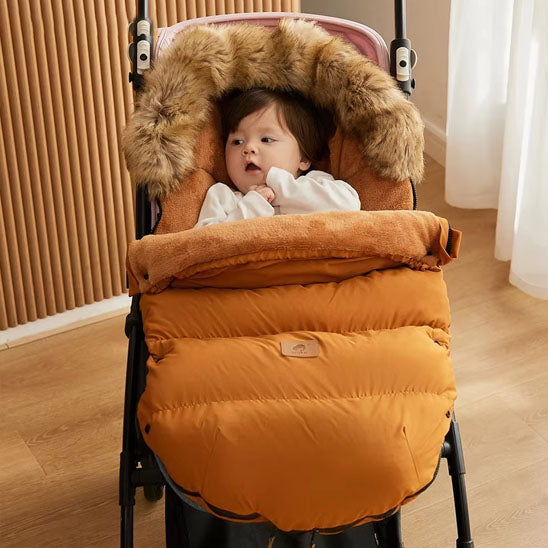 Chanceliere bebe douce avec bebe dans poussette