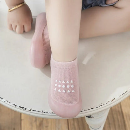 Chaussure bebe souple enfilable rose.