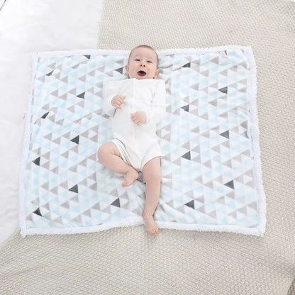 Couverture polaire en sherpa douce pour sorties hivernales avec bébé. 