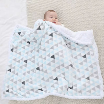 Couverture polaire motifs triangles bleus et gris