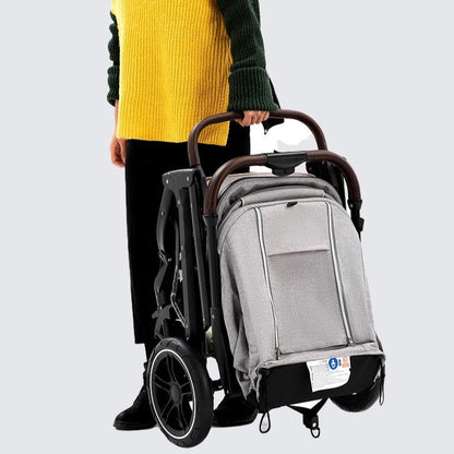 Poussette compacte pliage une main facile.