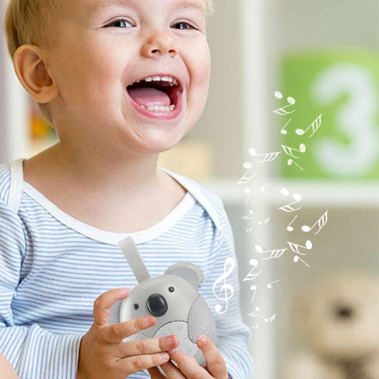 Garçon heureux écoutant musique veilleuse bruit blanc